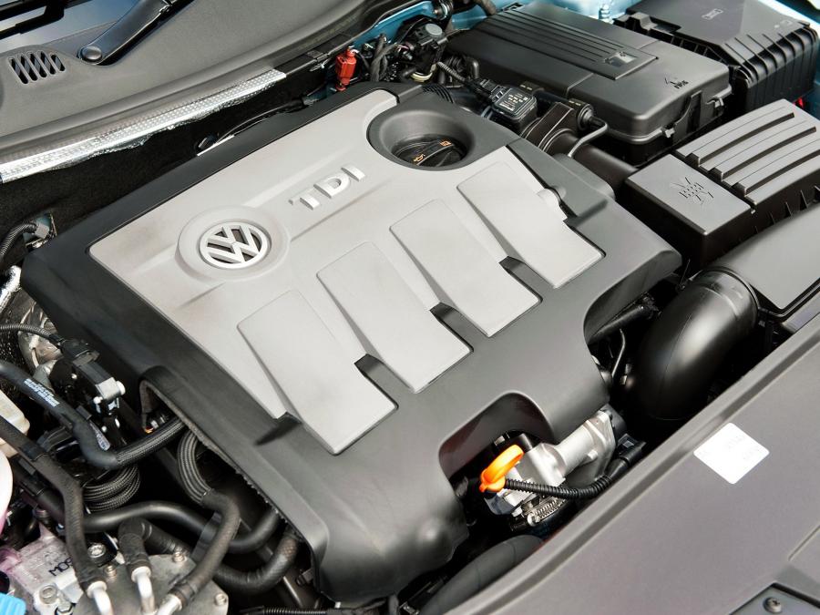  Volkswagen Passat BlueMotion Variant 2010 года  (UK) (фото 2 из 11)